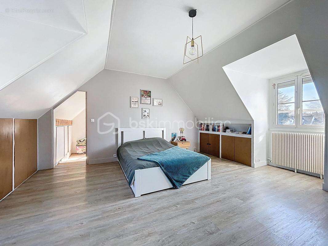 Maison à OZOIR-LA-FERRIERE