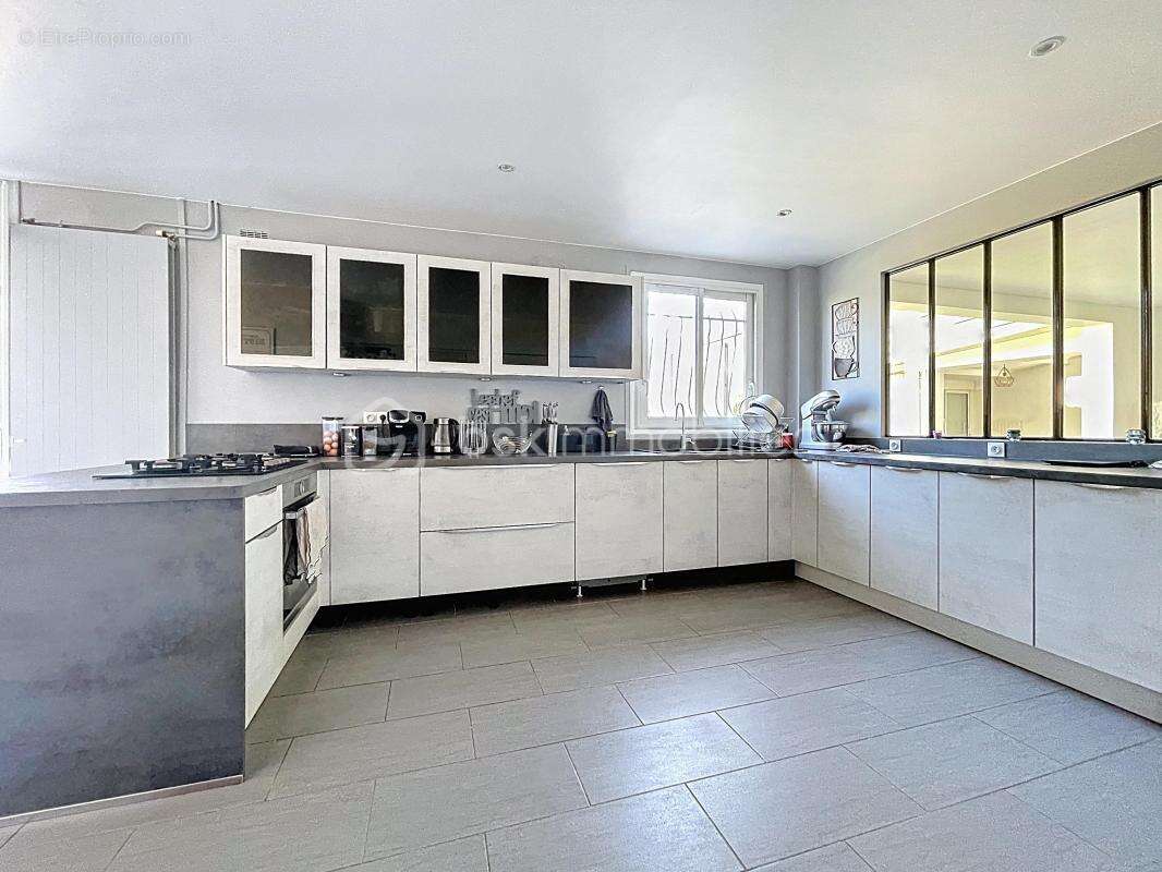 Maison à OZOIR-LA-FERRIERE