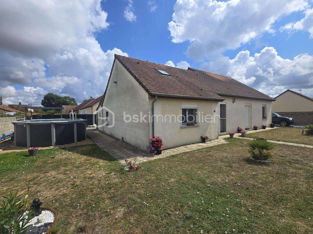 Maison à CERCY-LA-TOUR