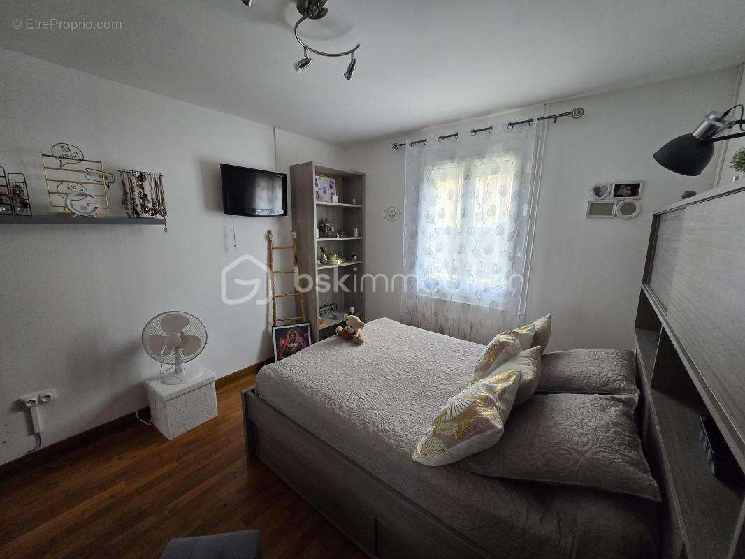 Maison à CERCY-LA-TOUR