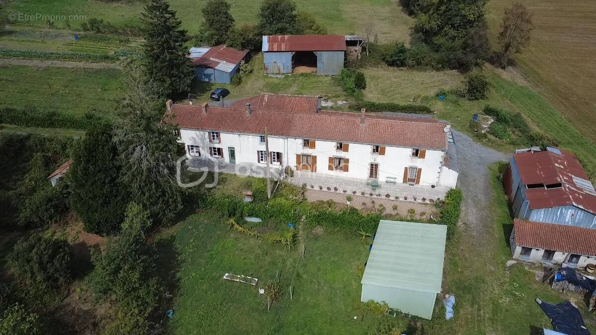 Maison à NEUVY-BOUIN