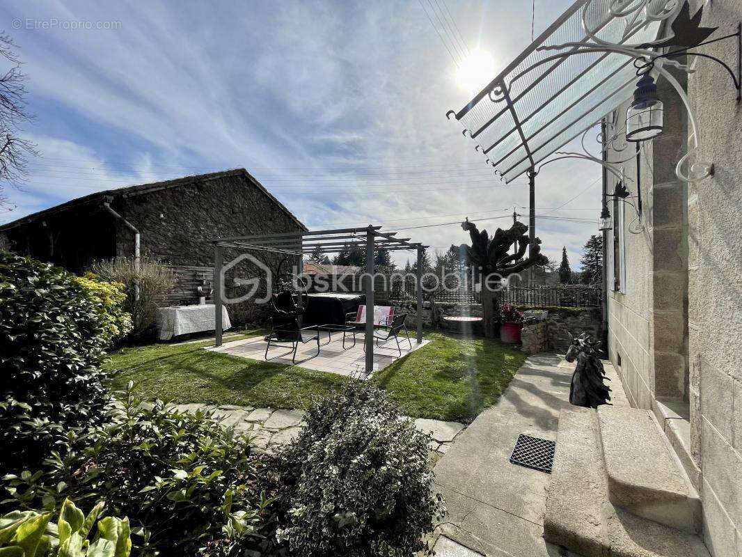 Maison à BESSINES-SUR-GARTEMPE