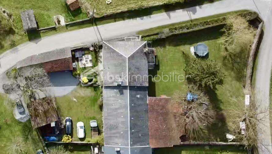 Maison à BESSINES-SUR-GARTEMPE