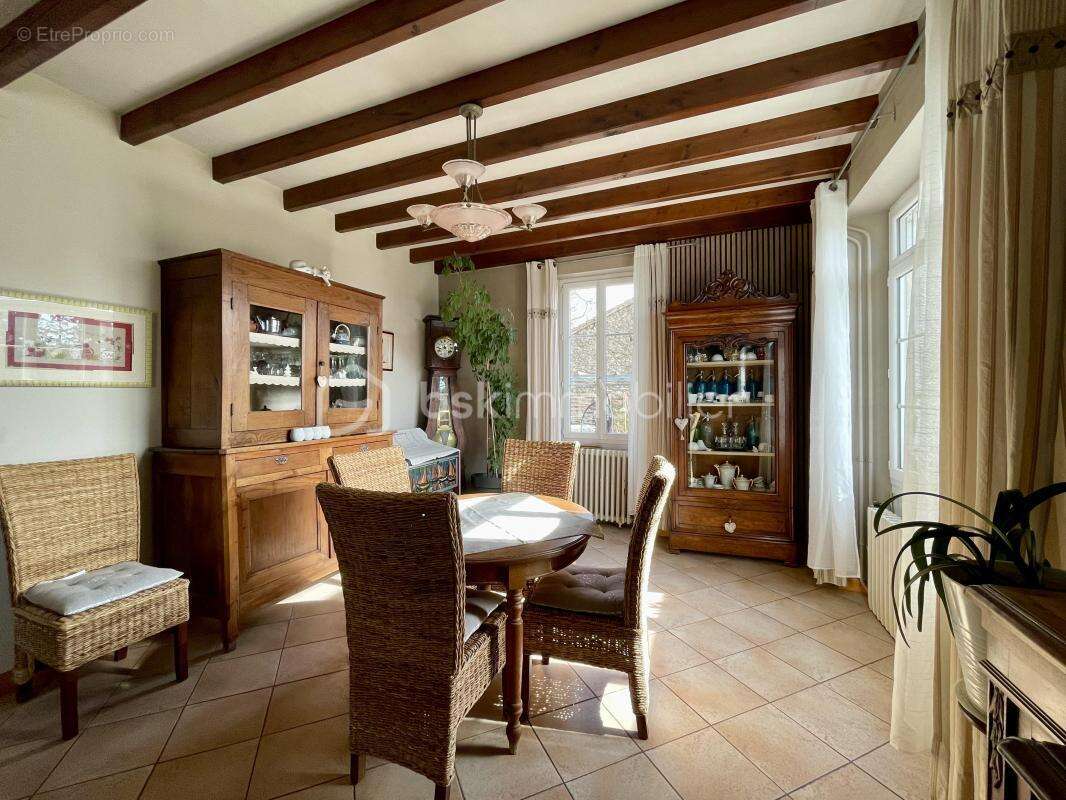 Maison à BESSINES-SUR-GARTEMPE