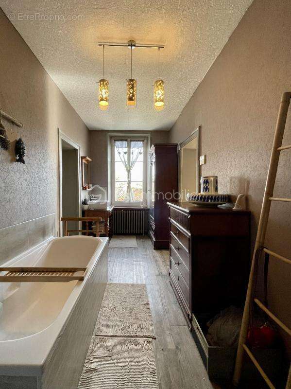 Maison à BESSINES-SUR-GARTEMPE