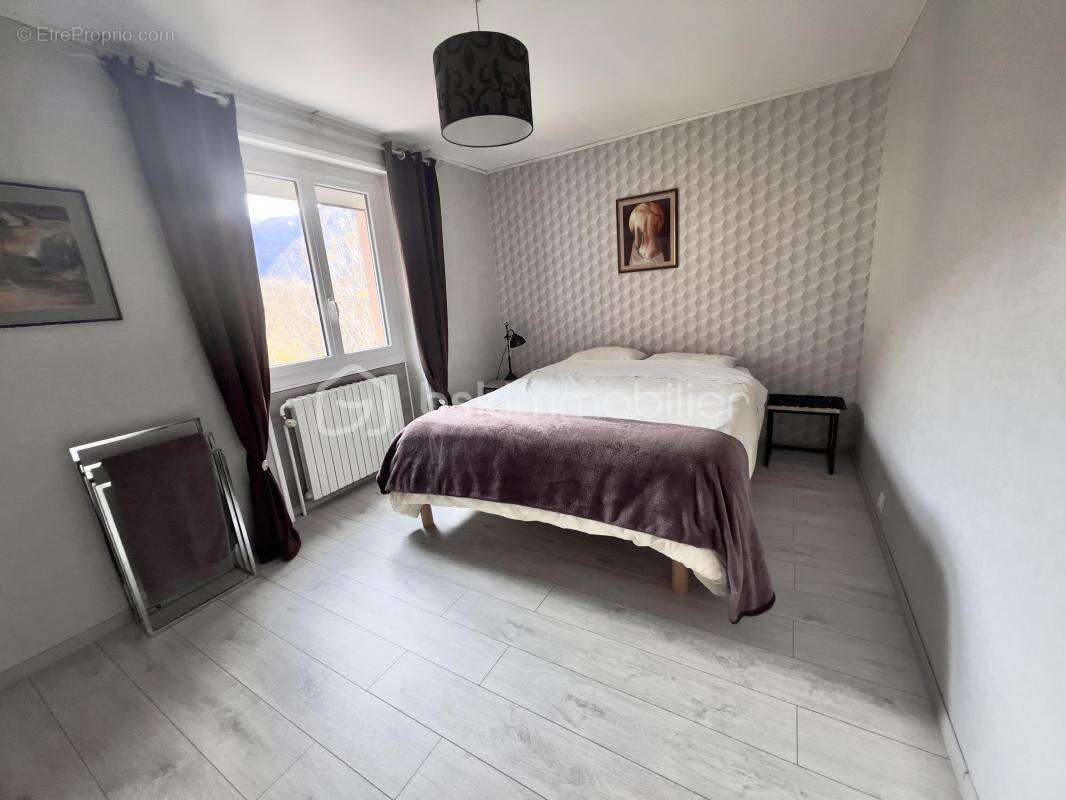 Maison à SAINT-MARTIN-DE-LA-PORTE