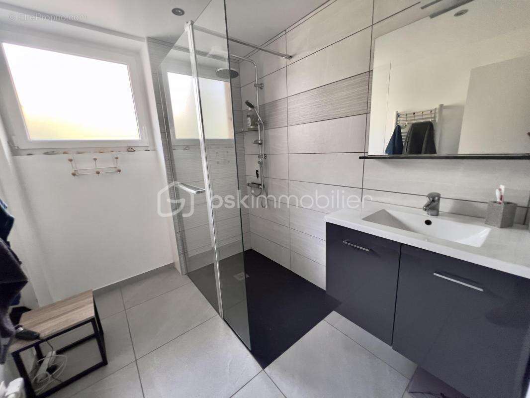 Maison à SAINT-MARTIN-DE-LA-PORTE