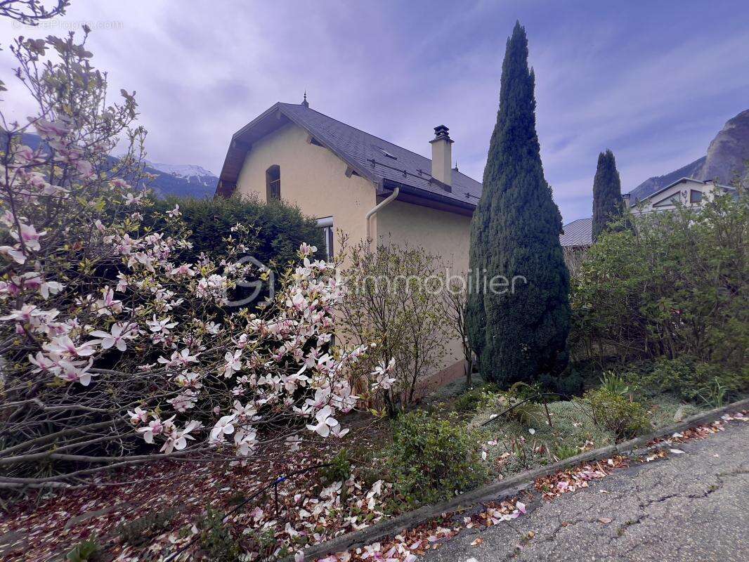Maison à SAINT-MARTIN-DE-LA-PORTE