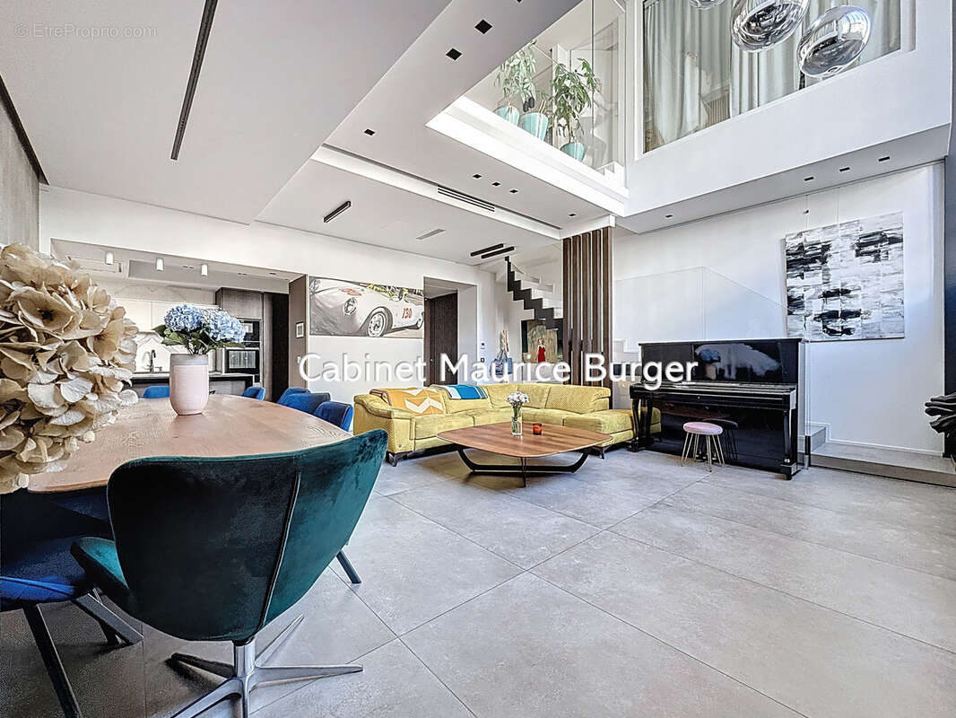 Appartement à PARIS-17E