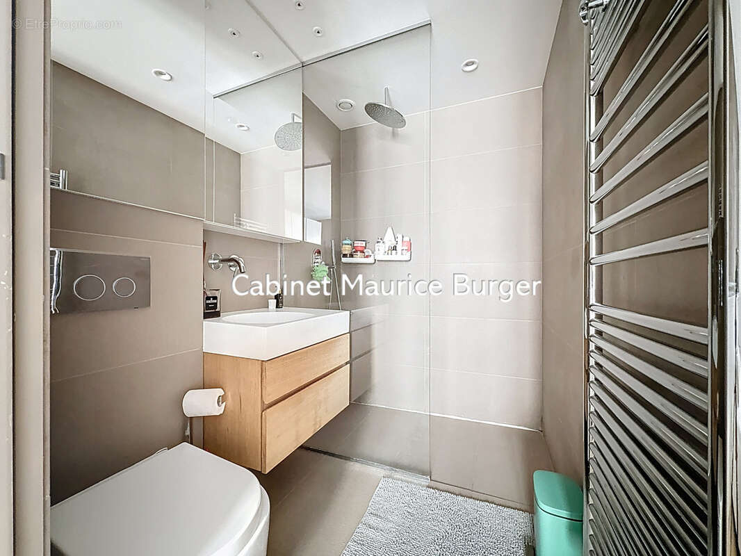 Appartement à PARIS-17E