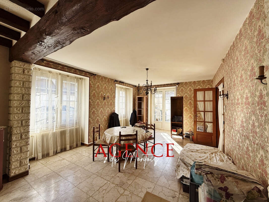 Maison à DONNEMARIE-DONTILLY