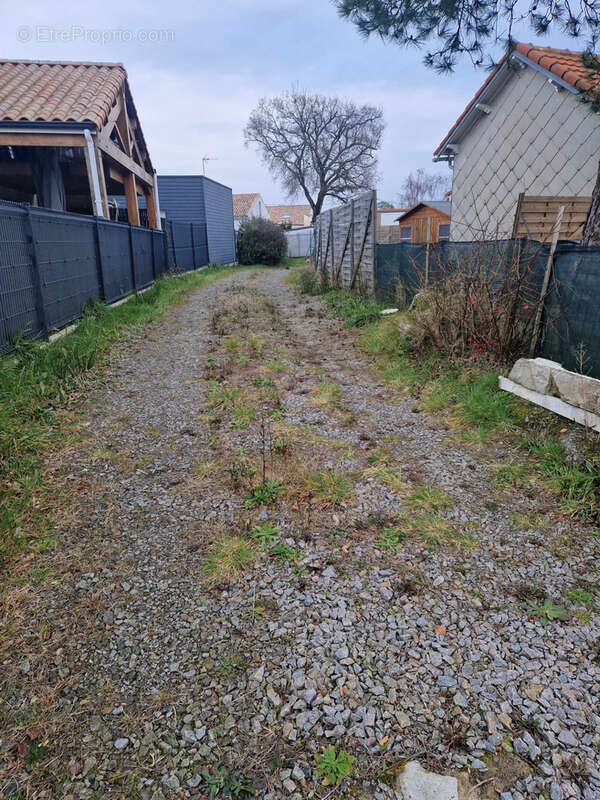 Terrain à LA PLAINE-SUR-MER