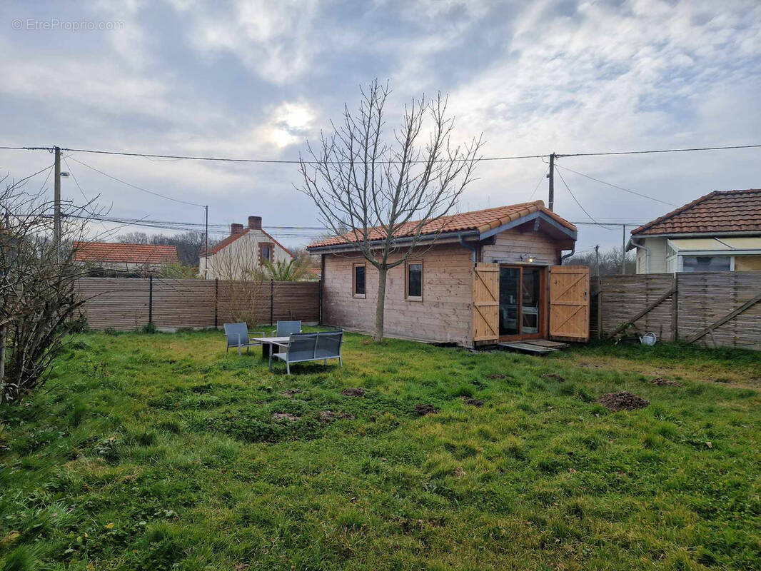 Terrain à LA PLAINE-SUR-MER