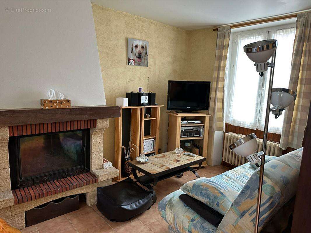 Maison à CONDE-SUR-HUISNE