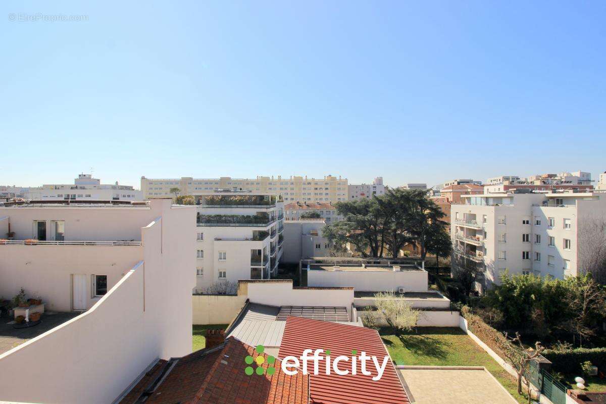 Appartement à LYON-8E