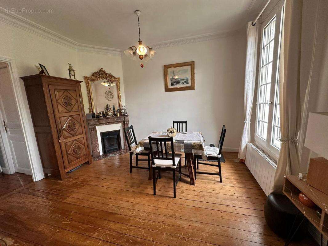 Maison à LE PERREUX-SUR-MARNE