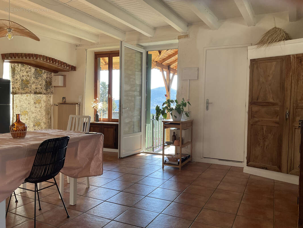 Maison à TOURZEL-RONZIERES