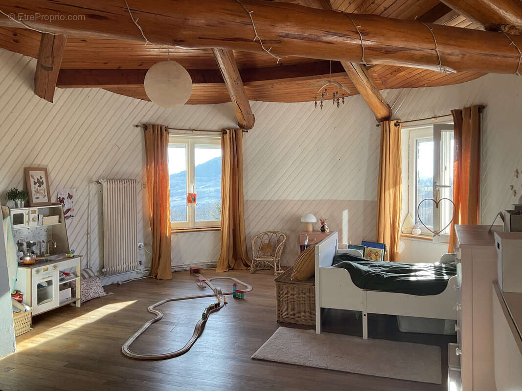 Maison à TOURZEL-RONZIERES