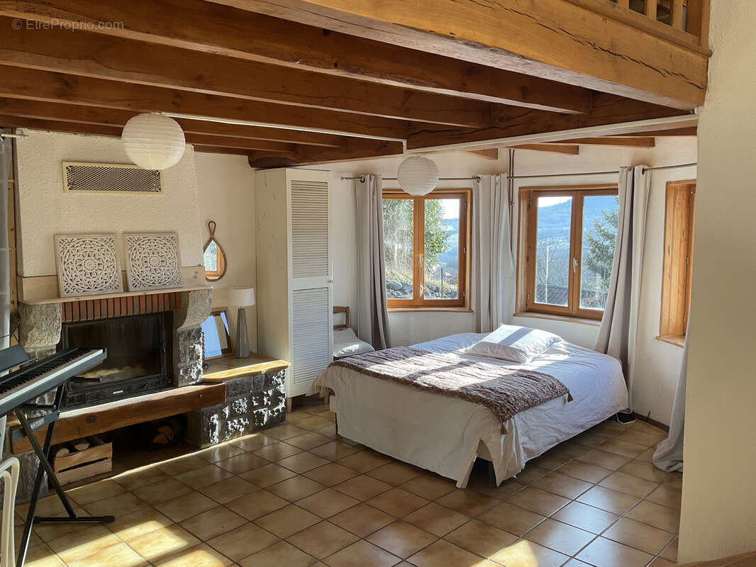 Maison à TOURZEL-RONZIERES