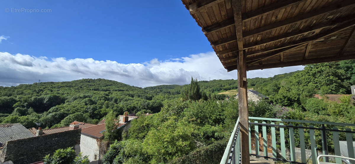 Maison à TOURZEL-RONZIERES