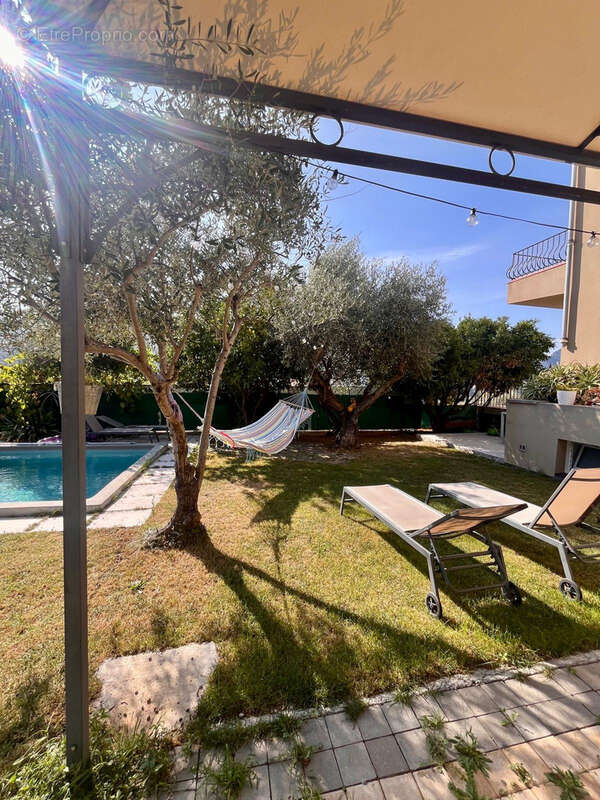 Appartement à SAINT-MARTIN-DU-VAR