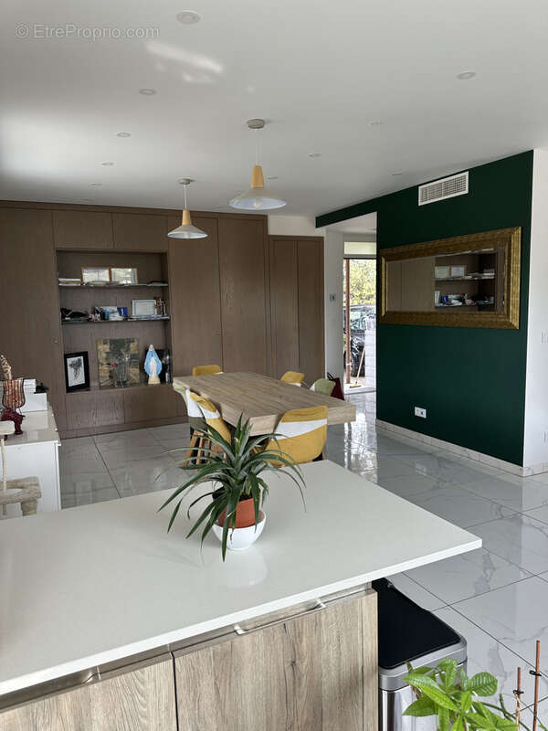 Appartement à SAINT-MARTIN-DU-VAR