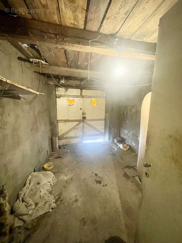 Maison à SERROUVILLE