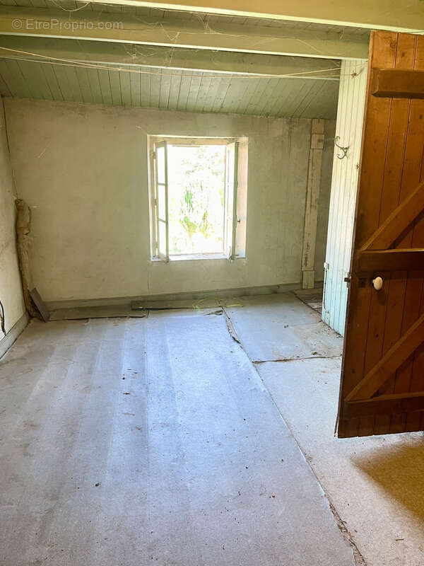 Maison à SERROUVILLE