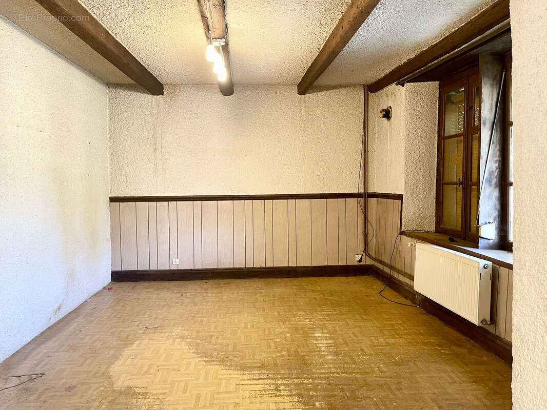 Maison à SERROUVILLE