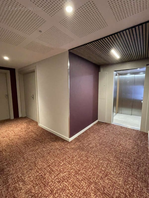 Appartement à LA TOUR-DE-SALVAGNY