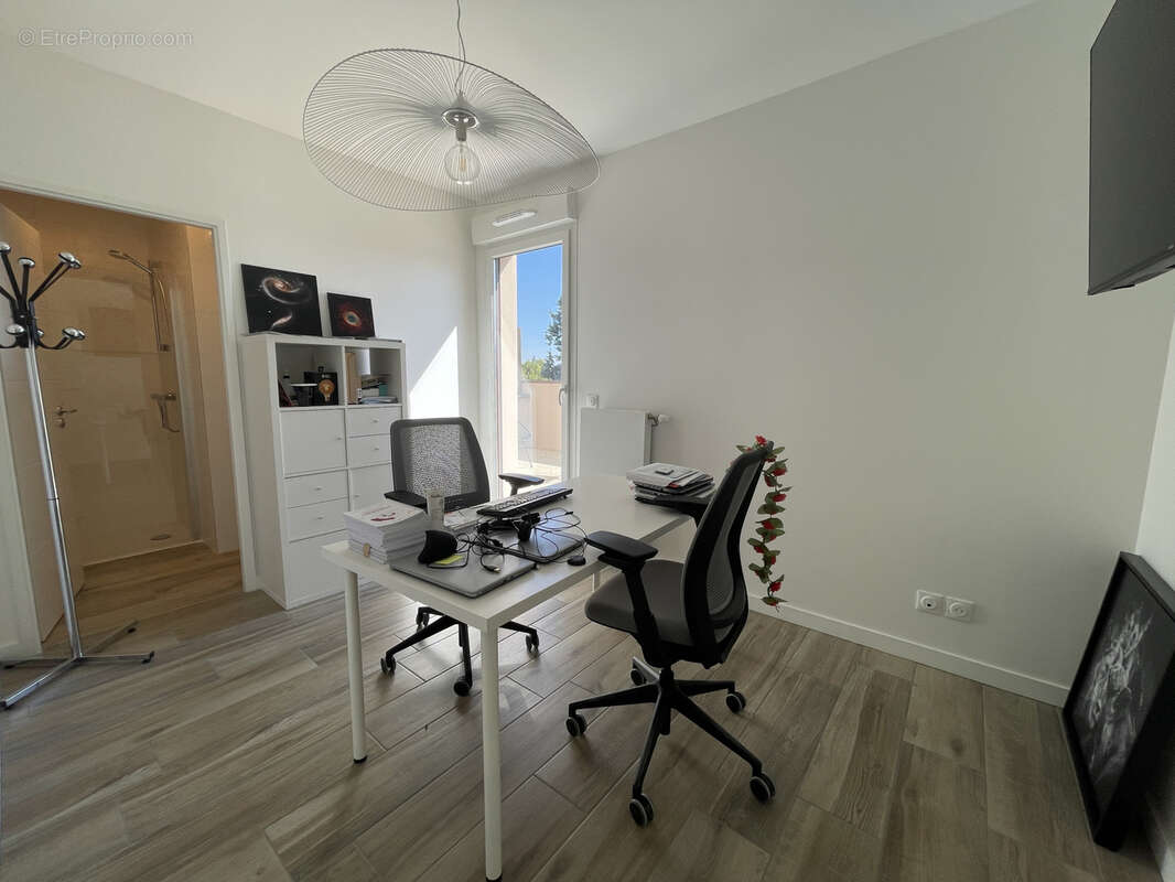 Appartement à LA TOUR-DE-SALVAGNY