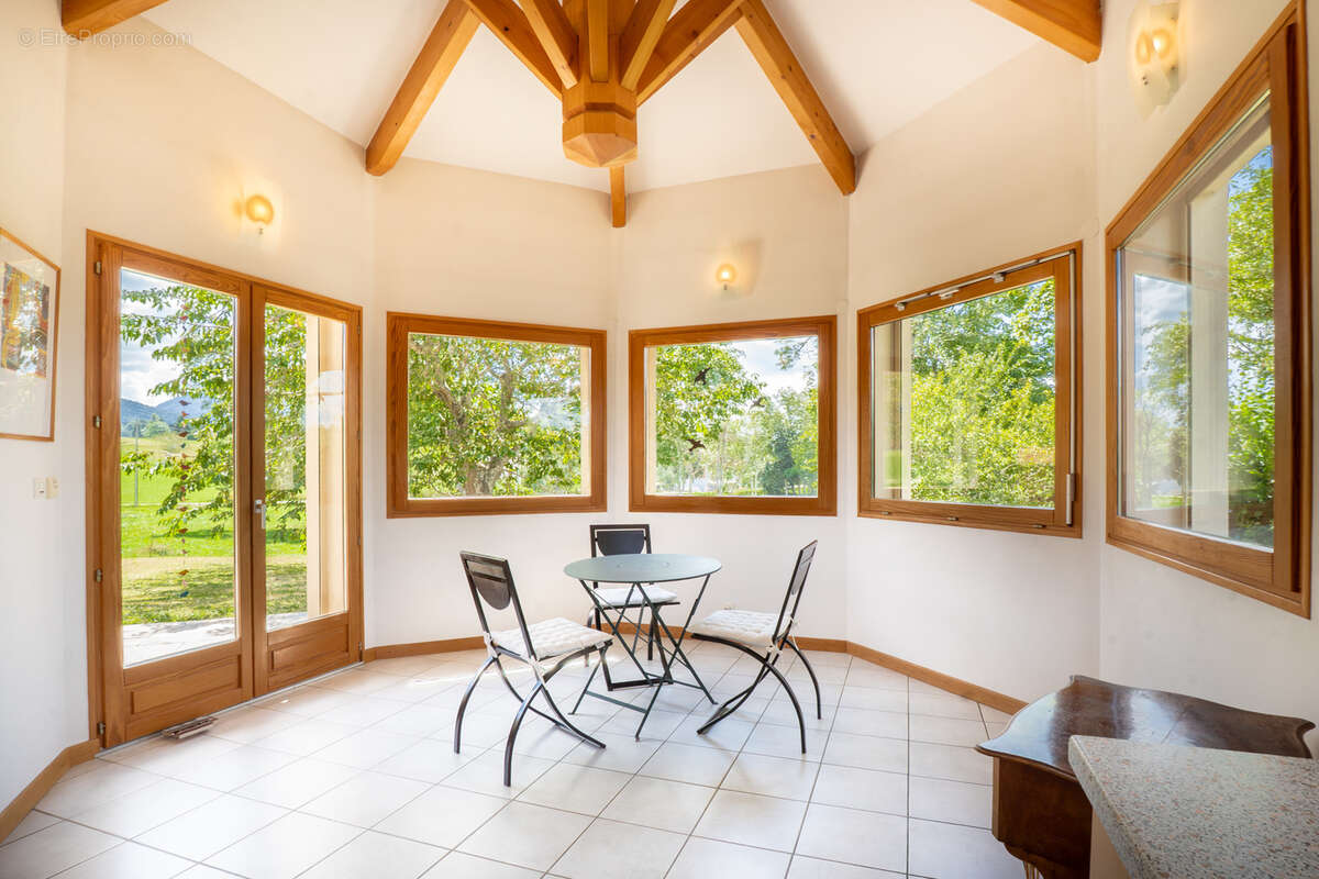 Maison à LA ROCHE-SUR-FORON