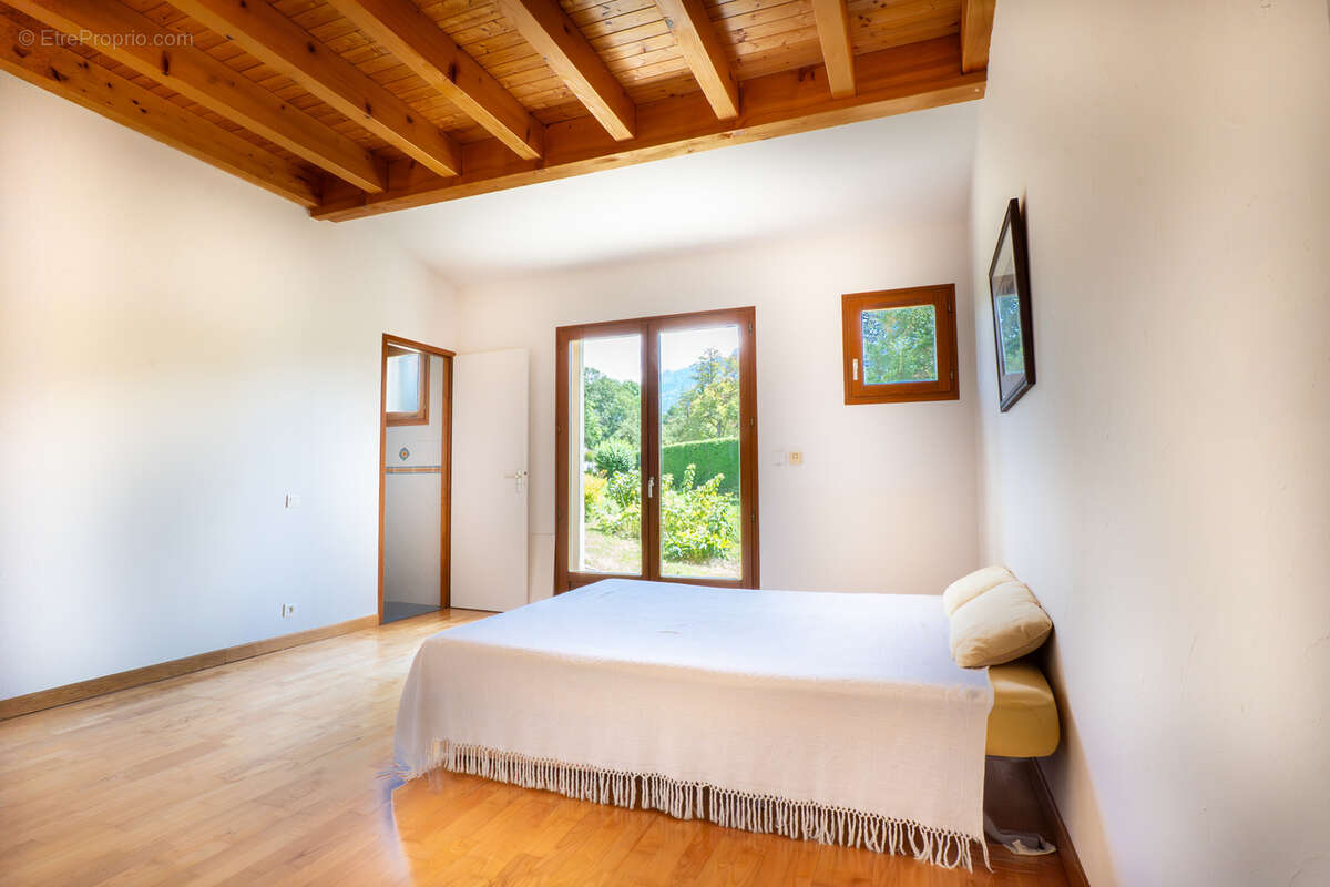 Maison à LA ROCHE-SUR-FORON