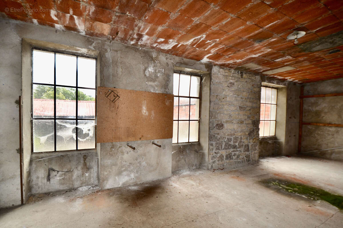 Maison à LA CLAYETTE