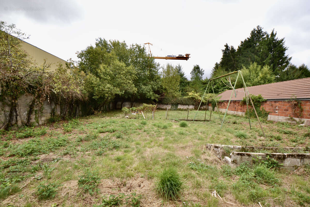 Maison à LA CLAYETTE