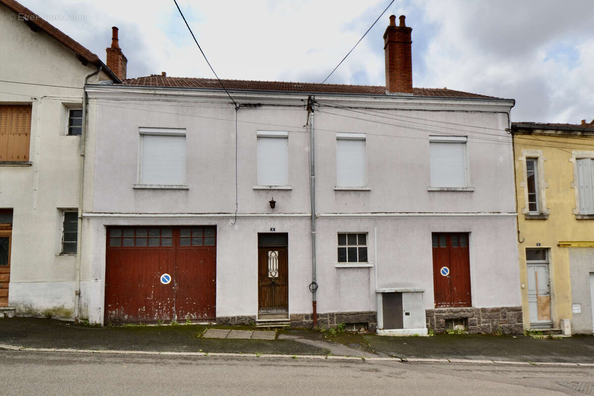 Maison à LA CLAYETTE