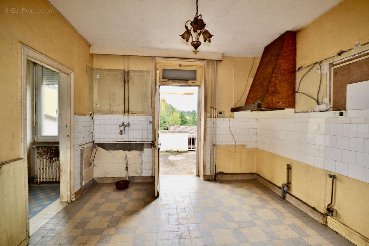 Maison à LA CLAYETTE