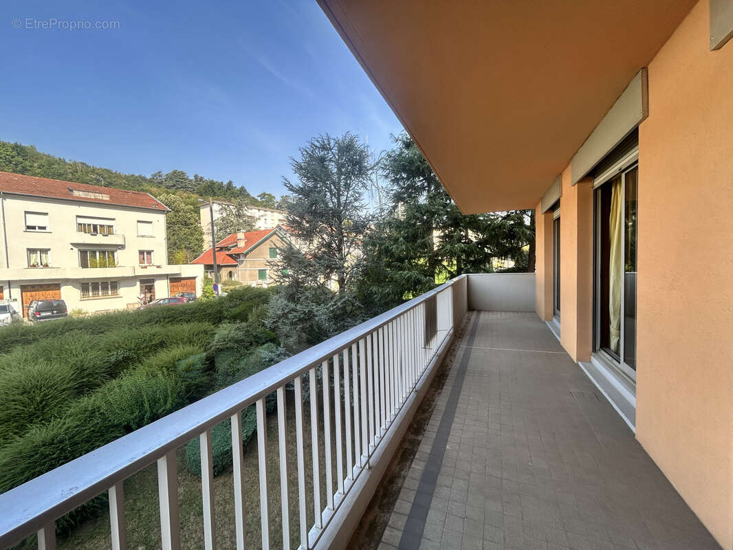 Appartement à SAINT-ETIENNE