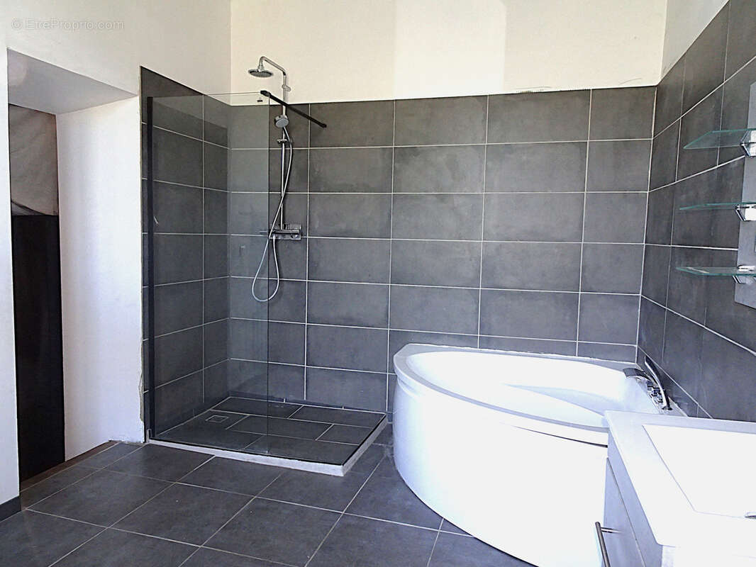 Appartement à PIERREFEU-DU-VAR