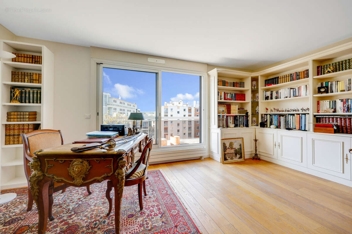 Appartement à ISSY-LES-MOULINEAUX