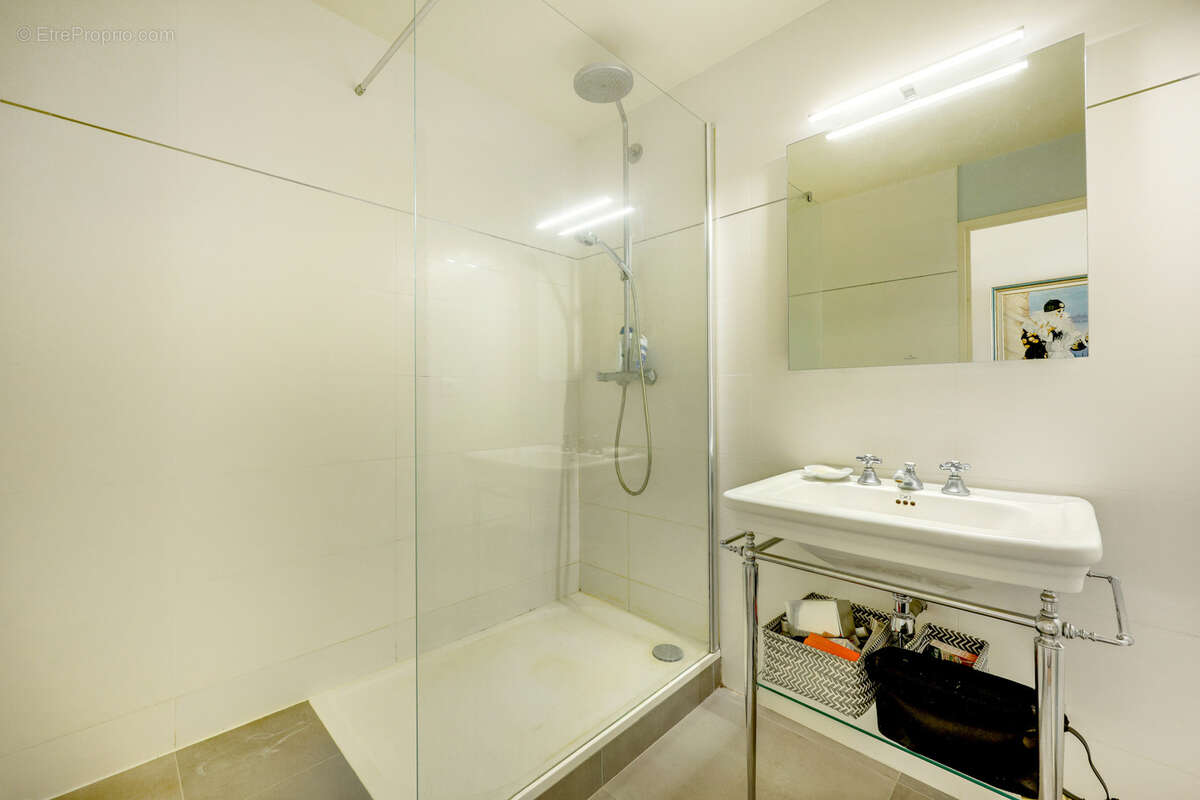 Appartement à ISSY-LES-MOULINEAUX