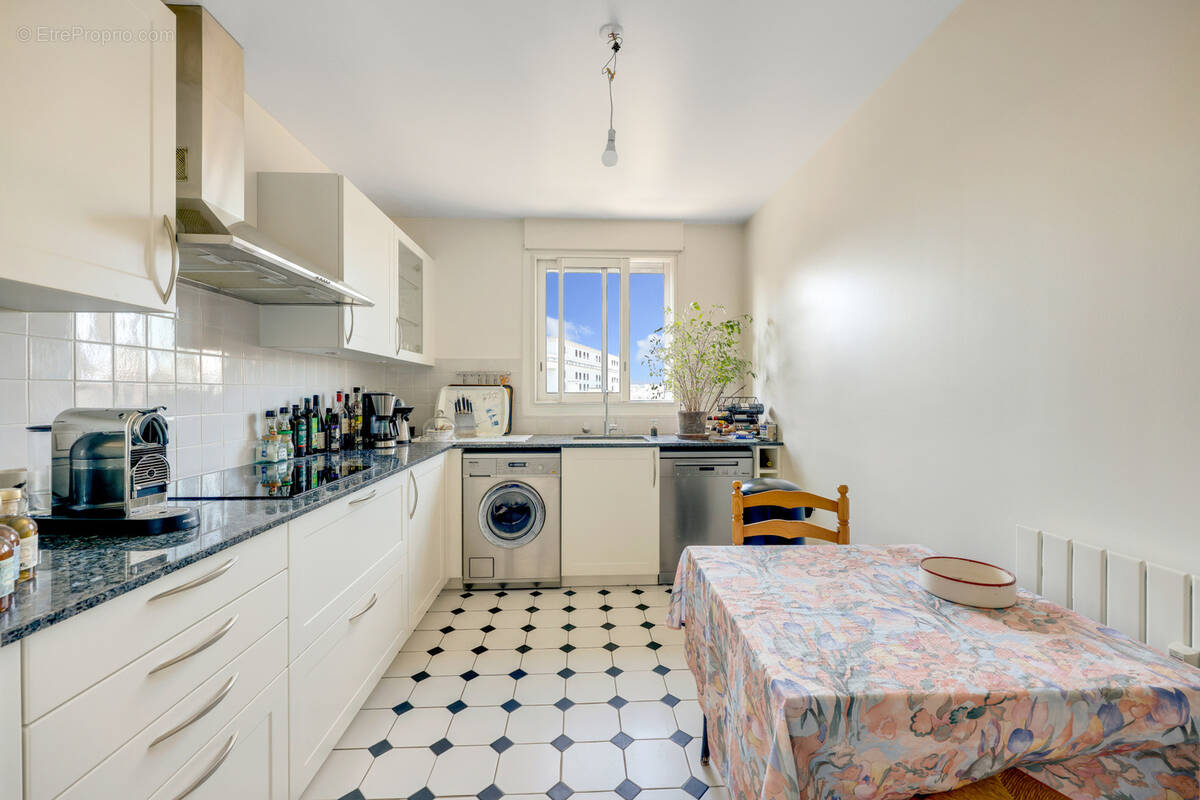 Appartement à ISSY-LES-MOULINEAUX