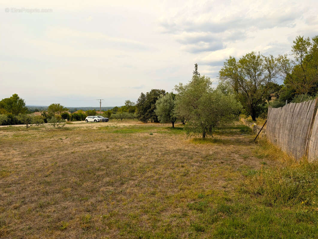 Terrain à LAGNES