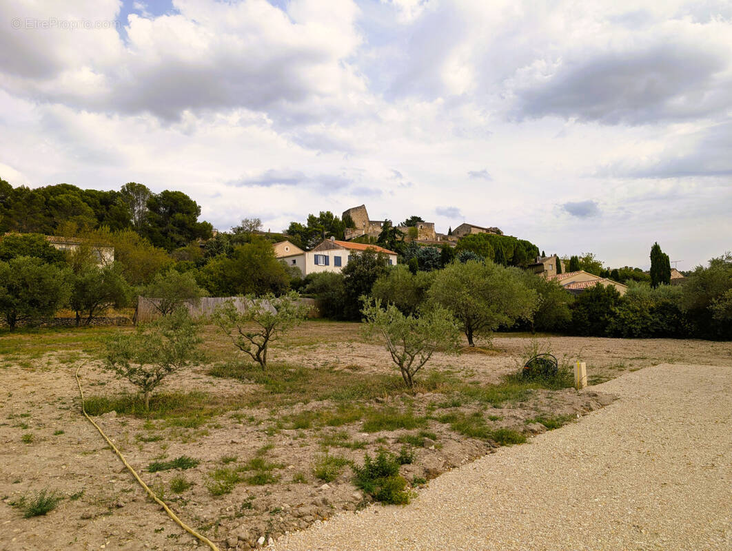 Terrain à LAGNES