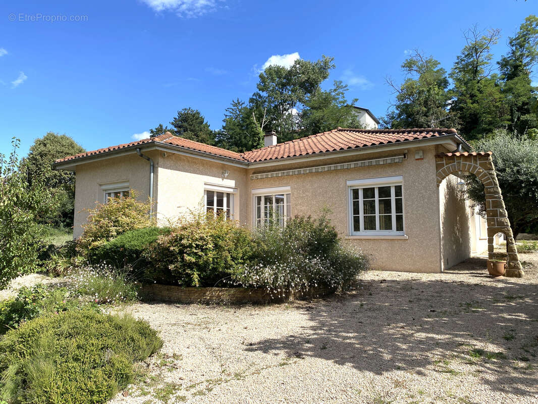 Maison à CIVRIEUX-D&#039;AZERGUES