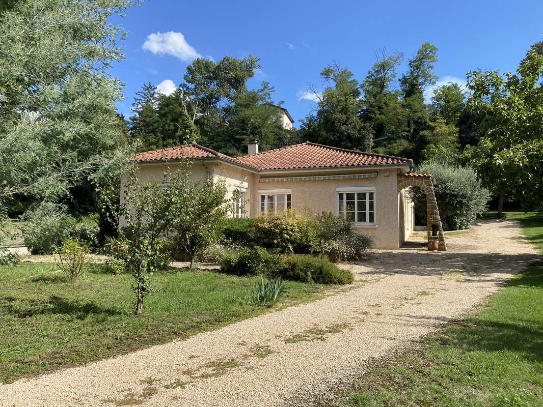 Maison à CIVRIEUX-D&#039;AZERGUES