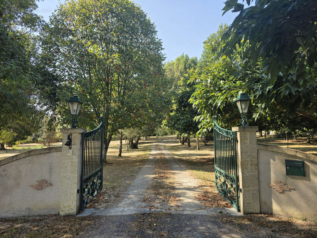 Maison à LARROQUE-SUR-L&#039;OSSE