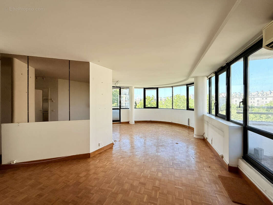 Appartement à PARIS-14E