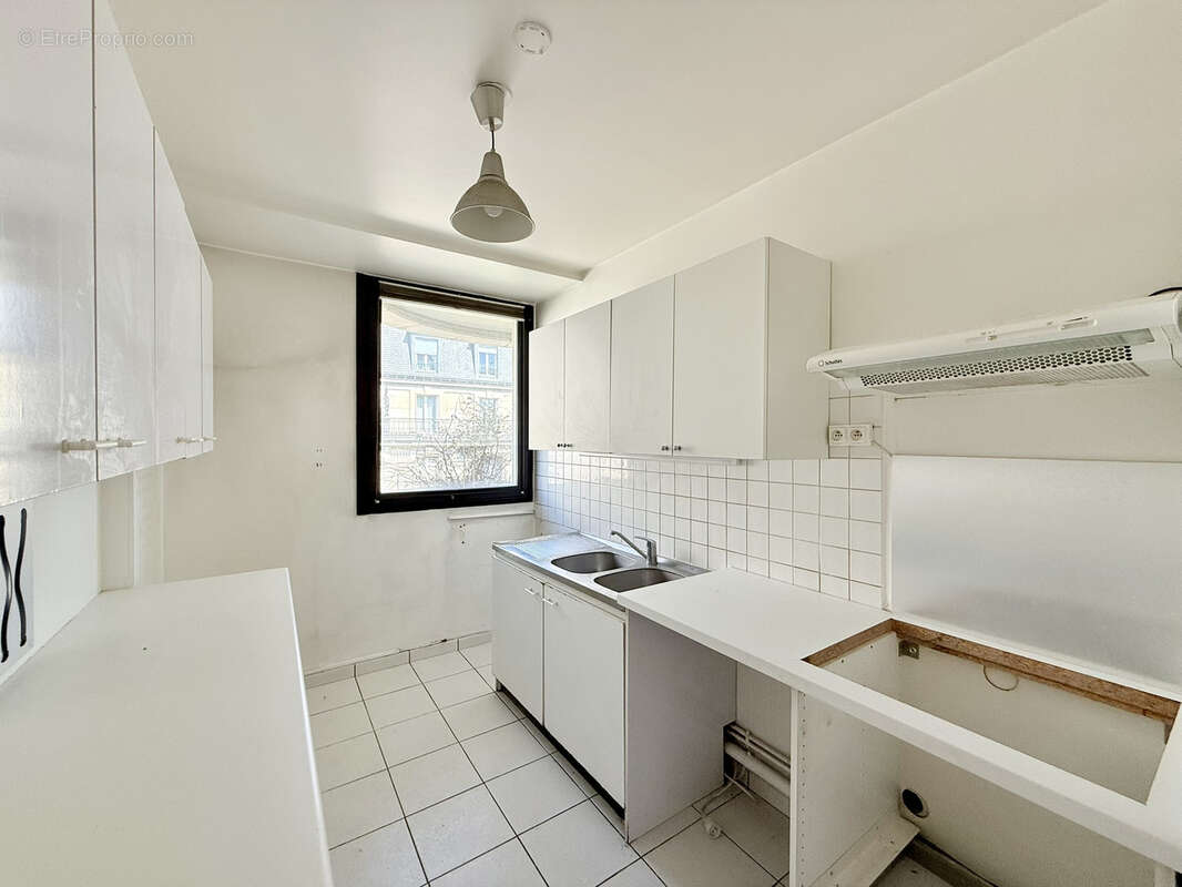 Appartement à PARIS-14E