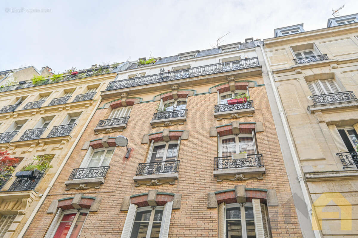 Appartement à PARIS-18E